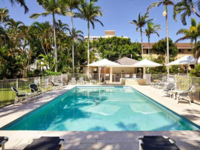 Maimi renovated 2-bedroom apartment, Surfers Paradise